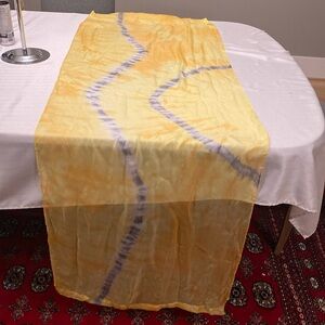 Excellent condition: Hale Bob tie-dye silk scarf with abstract pattern